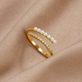 "Wrap Me" perle- og krystalring - 18 karat guld - Ring - - Fashionfordays